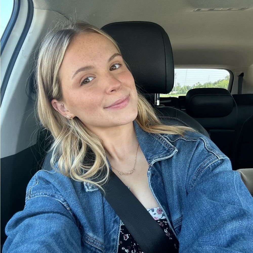 Meet your Posher, Casey